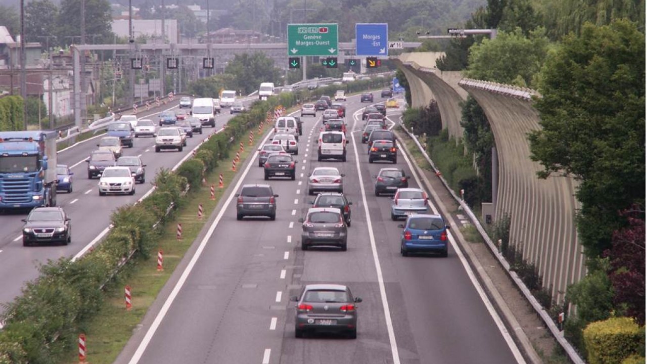 {/wd:document/wd:extension/wd:meta/wd:title/text()}